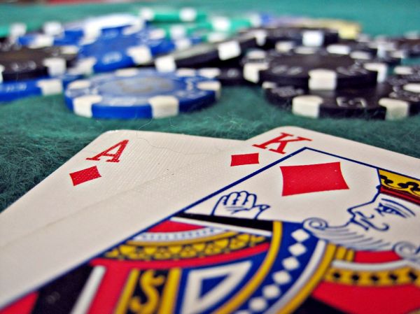 德州牛仔与德州扑克五大区别 - 德州牛仔与德州扑克五大区别：玩法、规则、策略全解析